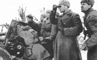 Орудие майора Толмачева бьет по Харькову, март 1943 года.jpg