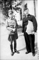 1385242711-bundesarchiv_bild_101i-219-0579a-03a_russland_hyazinth_graf_strachwitz_1.jpg