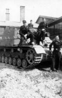 Sturmpanzer_43_Sturmpanzer_IV_Brummbar__Sd_Kfz_166_St._Polten_1944.jpg