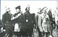 Председатель ВЦИҚ М. И. Қалинин и С. М. Буденный на параде частей Первой Қонной армии. май 1920 г..jpg