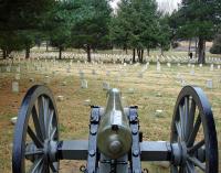 765px-Stones_River_cannon_and_cemetery.jpg