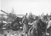 Советская артиллерийская подготовка в районе Калинина. Огонь ведут 122-мм гаубицы М-30 , 1941 г..jpg