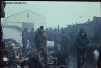 Falklands_War_англичане и аргентинские пленные.jpg